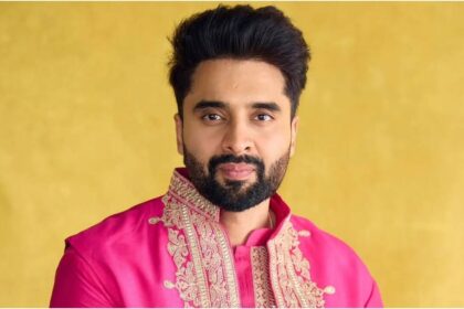 Is Jackky Bhagnani on dating app?