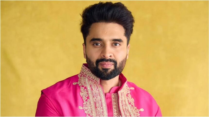 Is Jackky Bhagnani on dating app?