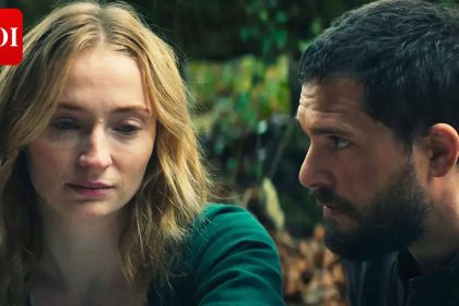 Kit Harington on filming intimate scenes with Sophie Turner: 'It was GROSS but...'