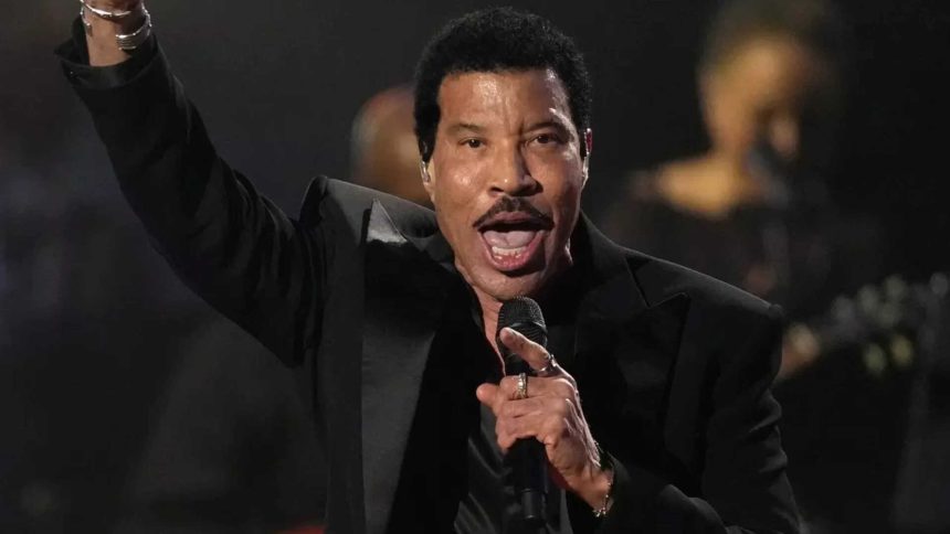 Lionel Richie HOSPITALISED after falling ill onstage - WATCH