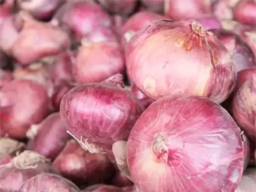 Maharashtra onion farmers demand Rs 3,000/quintal, say relief measures fall short