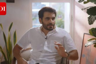 Manav recalls living on Rs 30 in a Mumbai chawl after leaving Kashmir