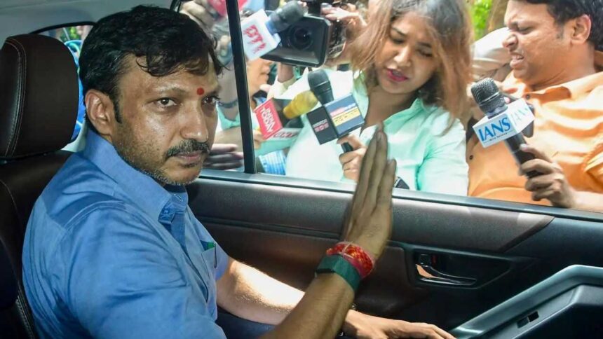 'On his way back': Sena (UBT) hopeful rebel MP Nimbalkar may not defect