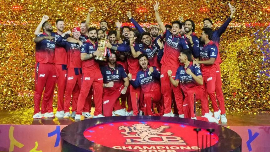 Only 3 players have achieved this rare IPL three-peat - and two are from RCB