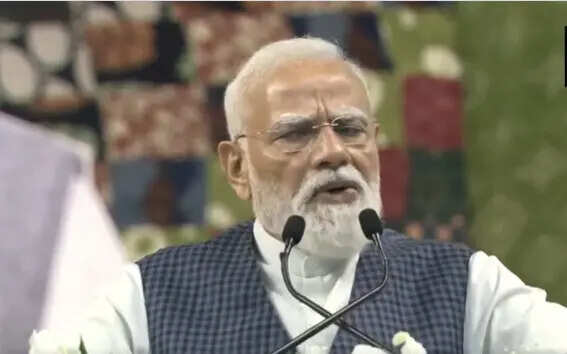 'People's anger forced Cong to change CM in Karnataka': PM Modi