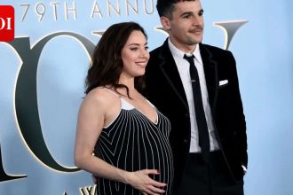 Pregnant Aubrey Plaza shows baby bump with Chris Abbott