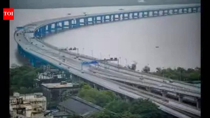 Pune man jumps into the sea from Atal Setu, missing