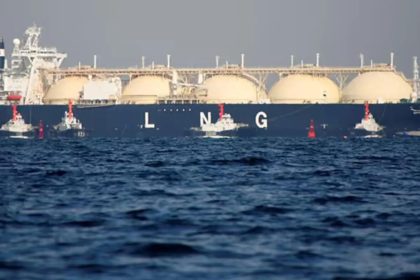 Qatar LNG tanker sails for Hormuz as Middle East peace returns