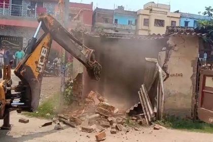 RMC intensifies crackdown on illegal buildings over water bodies