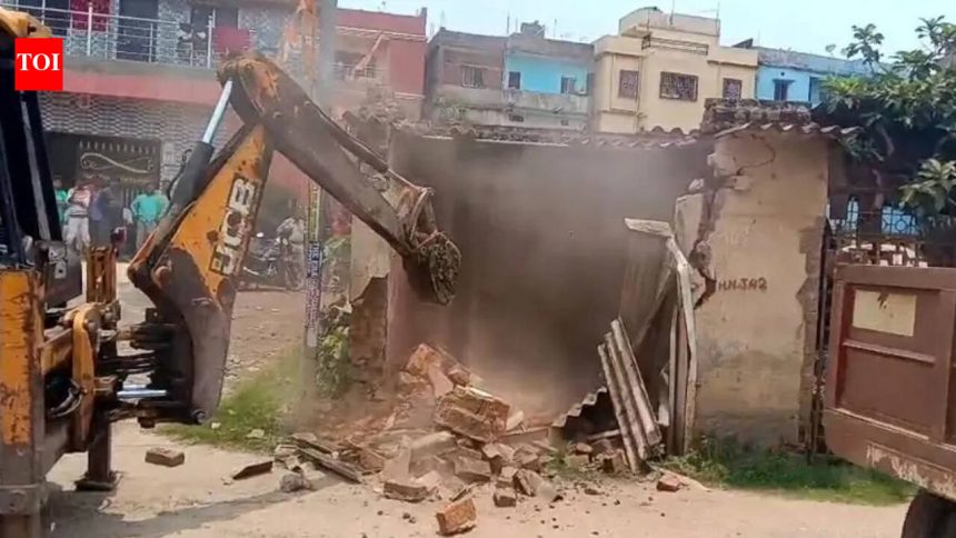 RMC intensifies crackdown on illegal buildings over water bodies