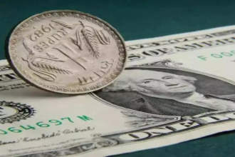 Rupee reverses RBI-driven gains, falls 43 paise to 95.61 against US dollar