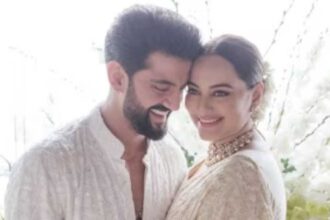 Sonakshi requests paparazzi to stop filming; asks,'Ho gaya?' during family outing
