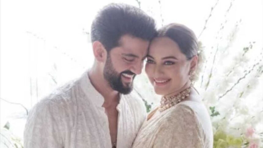 Sonakshi requests paparazzi to stop filming; asks,'Ho gaya?' during family outing