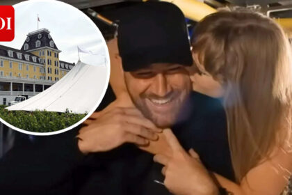 Taylor-Travis wedding: White tent sparks frenzy - PICS