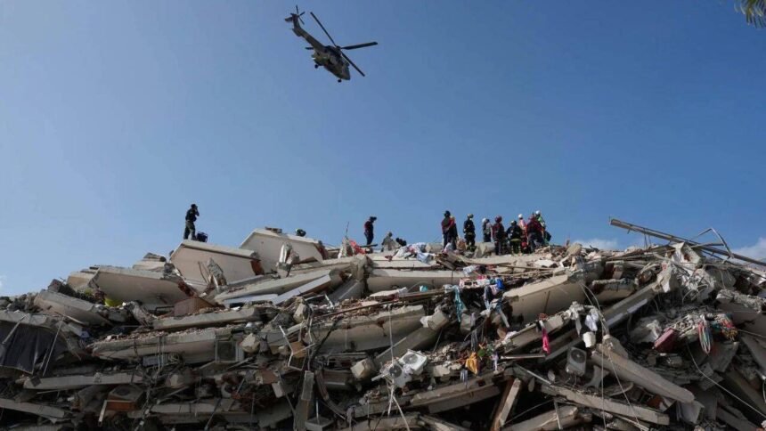 'They came to take selfies, not to help': Venezuela quake victims rage as death toll hits 1,430