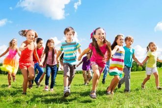 Treasure hunt to game tournament: 10 fun and budget-friendly summer activities for kids aged 8–12