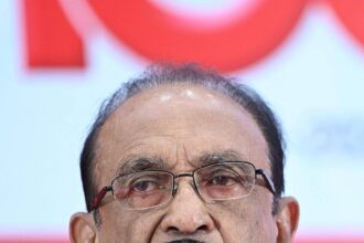 Vaiko loses temper at press meet