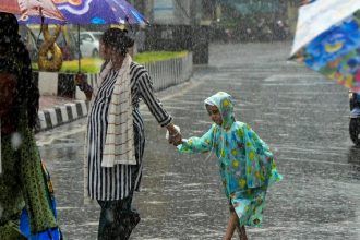 Weather tomorrow: IMD warns of heavy rain in 11 states, thunderstorms in several regions; heatwave alert for East UP, Vidarbh