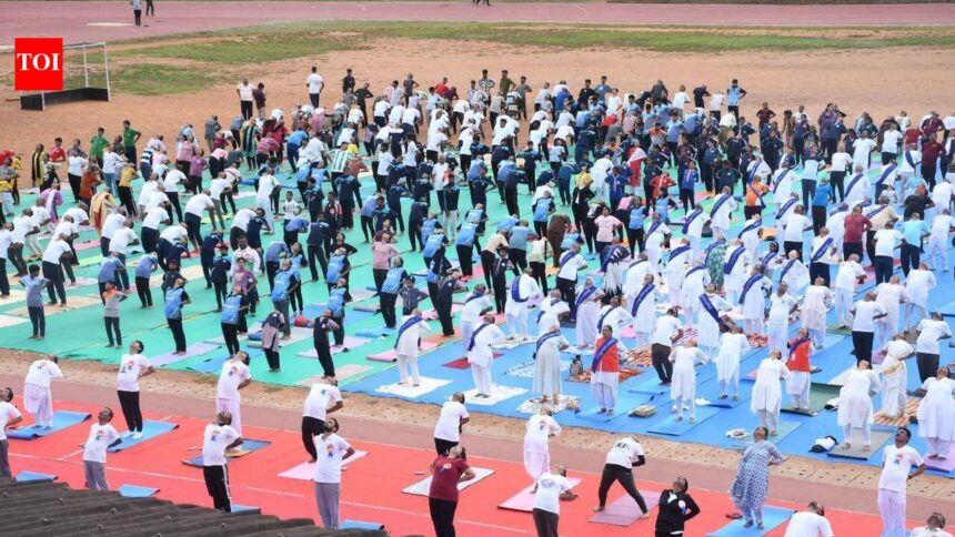 Yoga Day draws big turnout in Dharwad