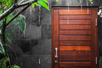 5 Must-try monsoon maintenance tips for a grand wooden entrance door