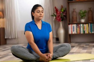 7 yoga poses to manage neck pain