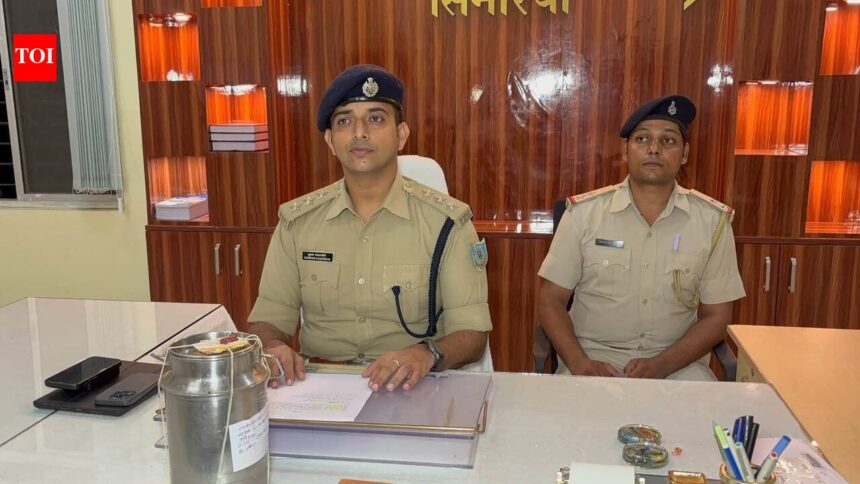 722 gm opium seized, peddler escapes