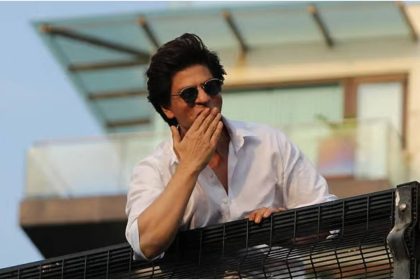 Annu reacts to SRK's last superstar claim