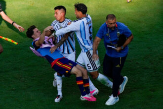 Argentina star behind throat-grab incident on Spain defender hints at retirement