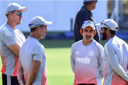 BCCI discussing Doeschate and Morkel's future as Team India coaches; T Dilip under fire