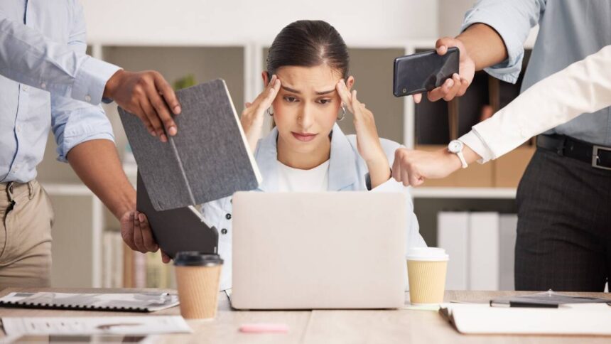 Candidate loses her job after asking details on working hours and offer letter; netizens bash the firm for toxic behaviour