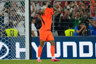 Déjà vu! Kluivert repeats father Patrick's penalty heartbreak 26 yrs later - Watch