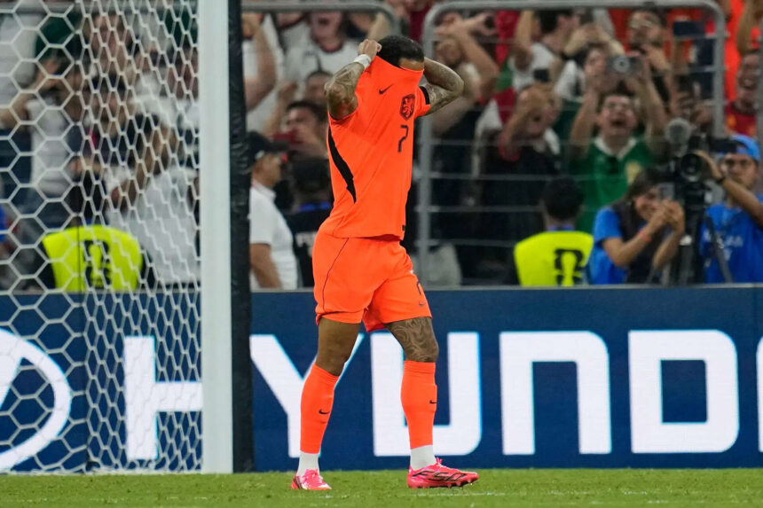 Déjà vu! Kluivert repeats father Patrick's penalty heartbreak 26 yrs later - Watch
