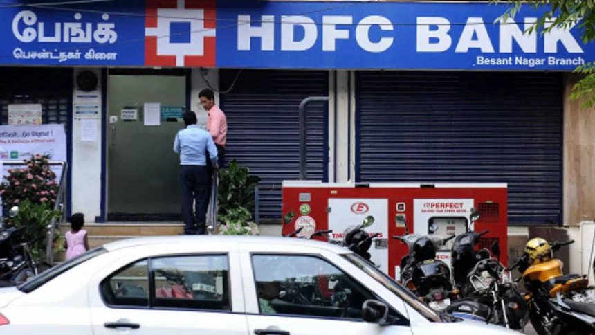 'Extra payout' to Maharashtra PSU: HDFC board slaps Rs 1 lakh fines on MD, CFO