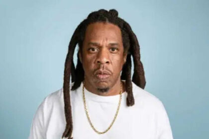 Fans face 3 hour delay at Jay Z's concert