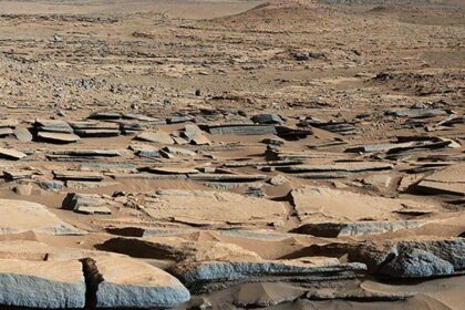 For decades, scientists searched for Mars' lost ocean: A giant 'bathtub ring' may have finally revealed it