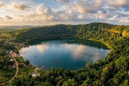 How a giant meteor strike created Ghana's Lake Bosumtwi and its rich gold deposits