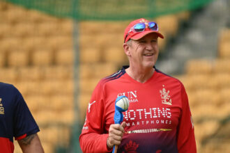 'I would be very surprised': Karthik on Andy Flower becoming England Test coach