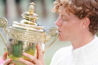 Jannik Sinner wins second straight Wimbledon title, beats Zverev in final