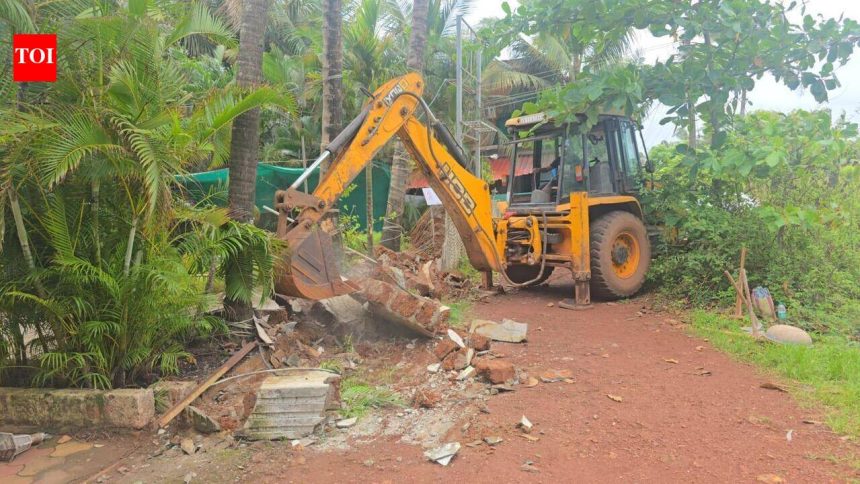 Man attempts suicide during Morjim demolition drive