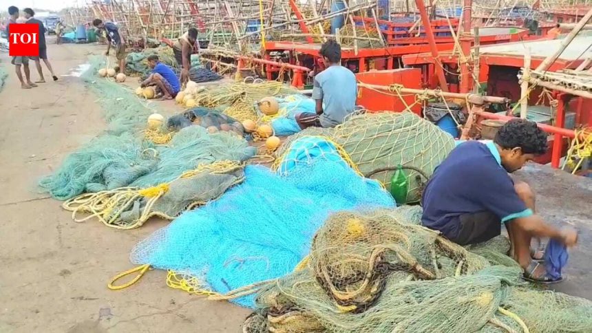 Marine fishermen end 18-day strike after oil firms assure adequate diesel supply