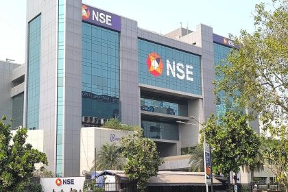 Markets pare gains over late profit booking