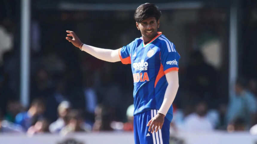 Mayank equals Bhuvneshwar's T20I Record with 1st-ball wicket against Zimbabwe