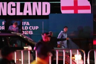 Mex some noise: England delay Mexico arrival fearing 'spies', greeted by boos