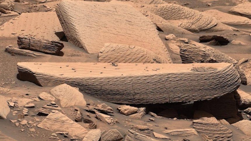 Nasa's Curiosity rover discovers evidence of an ancient sandstorm preserved in Mars rocks for billions of years