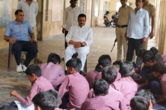 'Unacceptable': Class 8 students unable to spell even their father's name, struggle with simple addition