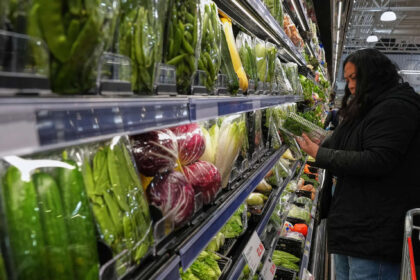 US economy slows as GDP growth slips to 1.5%, consumers keep momentum alive