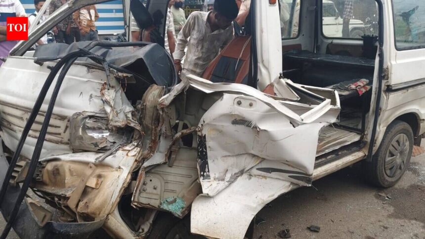 Van crash kills student in Banswara