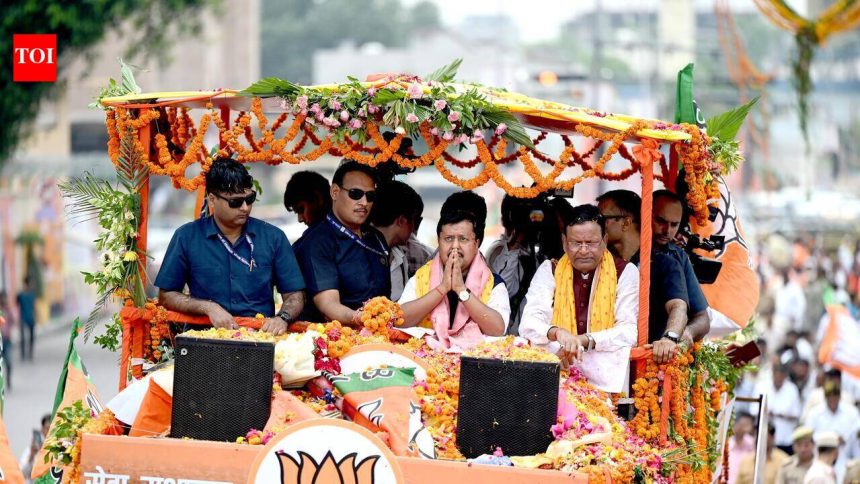 Yogi leads UP BJP in welcoming Nitin Nabin