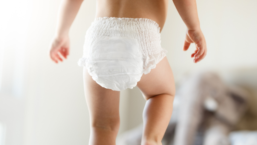 Do diapers affect a baby's ability to walk?