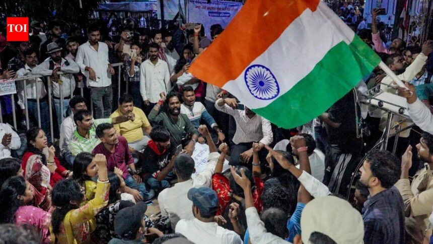 Jharkhand student protest Day 14: Hunger strike continues as BJP, Rahul Gandhi back students